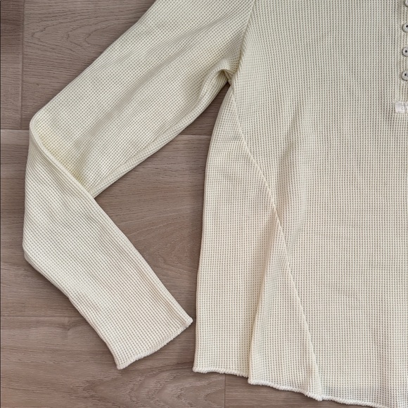 Skims - Long Sleeve Waffle Knit Henley Thermal Top - Picture 5 of 9